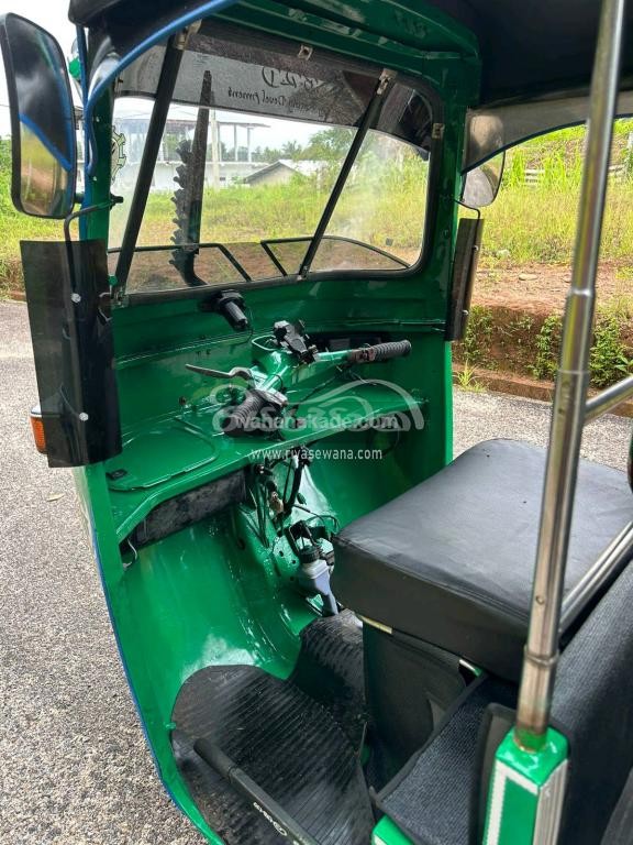 Bajaj RE 2018 Three Wheeler (Used) - Image 6