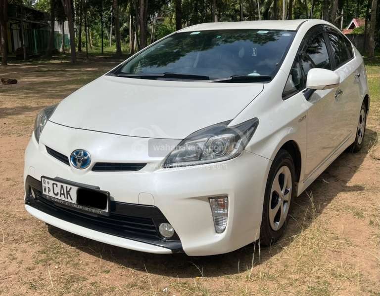 Toyota Prius 2015 Hatchback (Used) - Image 5