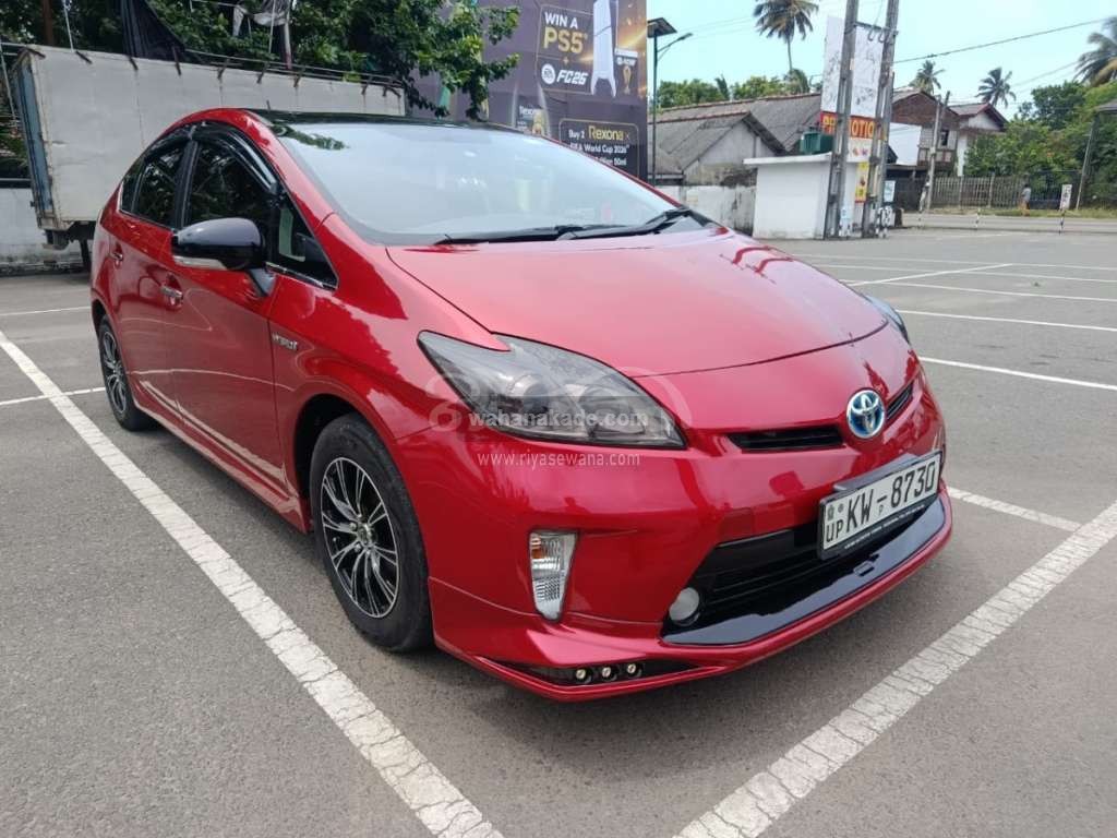 Toyota Prius 2012 Hatchback (Used) - Image 6