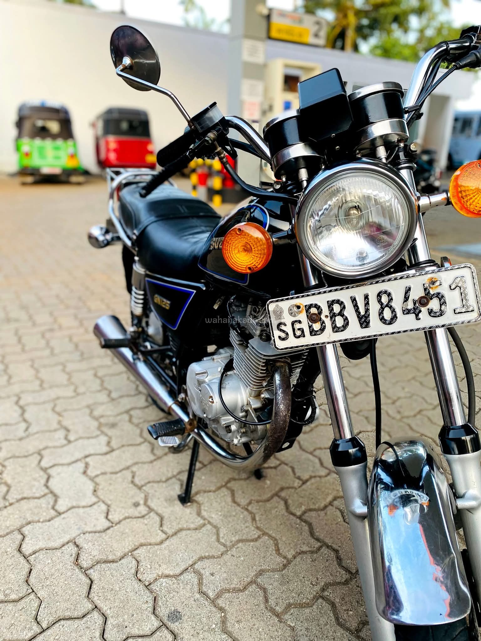 Suzuki GN125 2000 Motorcycle (Used) - Image 2