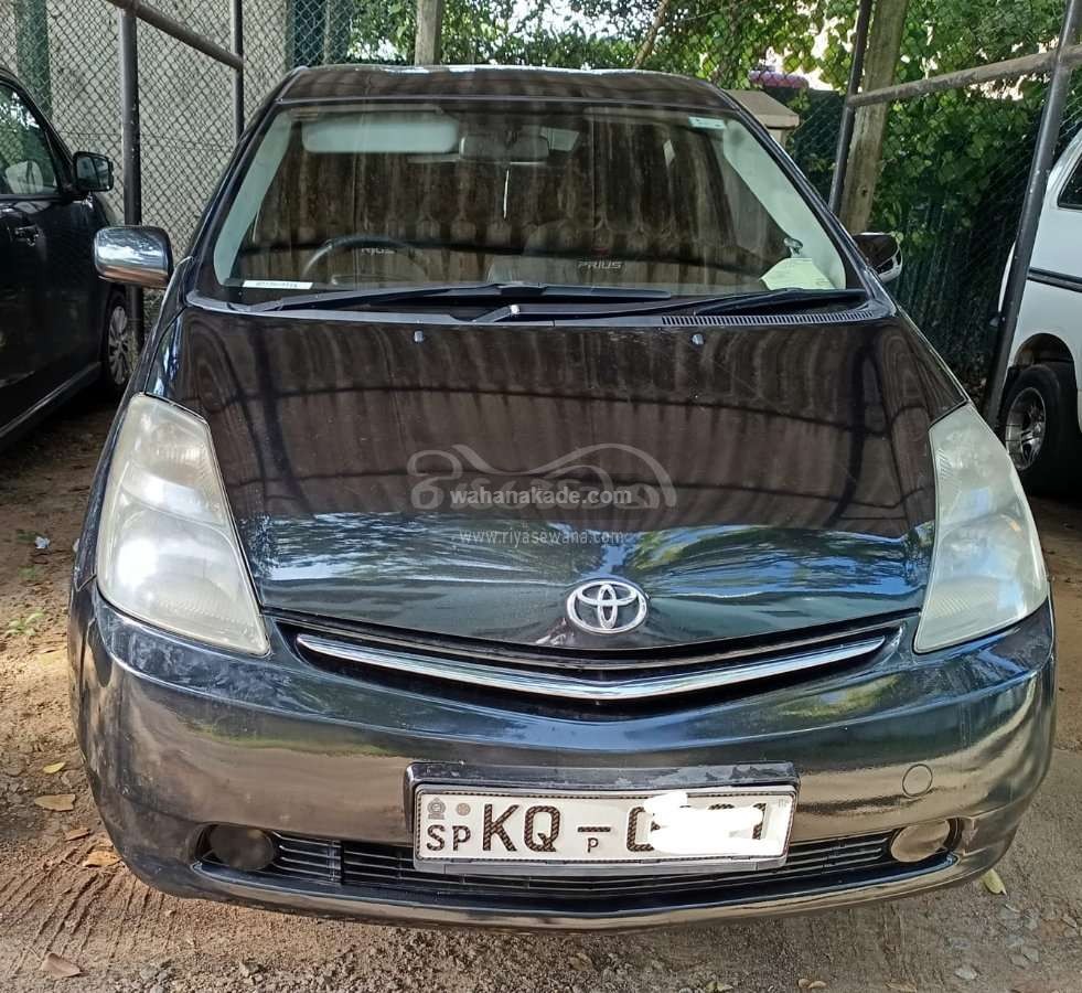 Toyota Prius (XW20, second generation) 2015 Hatchback (Used) - Image 2