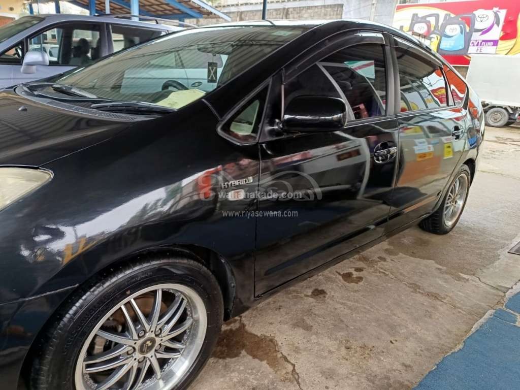 Toyota Prius (XW20, second generation) 2015 Hatchback (Used) - Image 6